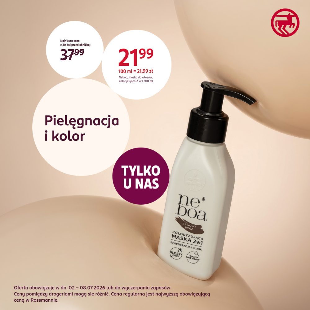 Baner promocyjny Rossmann prezentujący maskę do włosów Neboa. Na beżowym tle z obłymi kształtami umieszczono butelkę z pompką produktu „Neboa Kawowy Brąz – Koloryzująca maska 2w1 Regeneracja i Blask”. Obok widoczne są białe koła z napisami: cena promocyjna „21,99 zł” (cena za 100 ml), najniższa cena z 30 dni przed obniżką „37,99 zł” oraz hasło „Pielęgnacja i kolor”. Obok butelki umieszczono fioletowe koło z napisem „TYLKO U NAS”, a w prawym górnym rogu logo Rossmann. Na dole znajduje się informacja, że oferta obowiązuje w dniach 02–08.07.2026 r. lub do wyczerpania zapasów.
