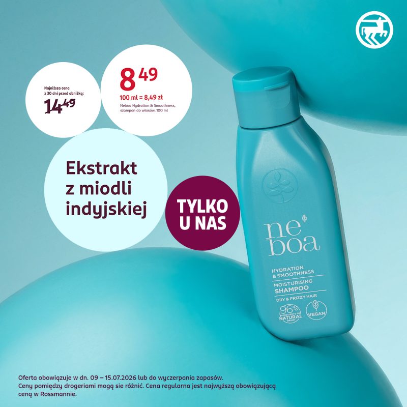 Baner promocyjny Rossmann prezentujący szampon do włosów Neboa. Na jasnoturkusowym tle z obłymi kształtami umieszczono turkusową butelkę produktu „Neboa Hydration & Smoothness Moiturising Shampoo. Dry & Frizzy Hair”. Obok widoczne są białe koła z napisami: cena promocyjna „8,49 zł” (cena za 100 ml), najniższa cena z 30 dni przed obniżką „14,49 zł” oraz hasło „Ekstrakt z miodli indyjskiej”. Przy butelce znajduje się fioletowe koło z napisem „TYLKO U NAS”, a w prawym górnym rogu logo Rossmann. Na dole umieszczono informację, że oferta obowiązuje w dniach 09–15.07.2026 r. lub do wyczerpania zapasów.