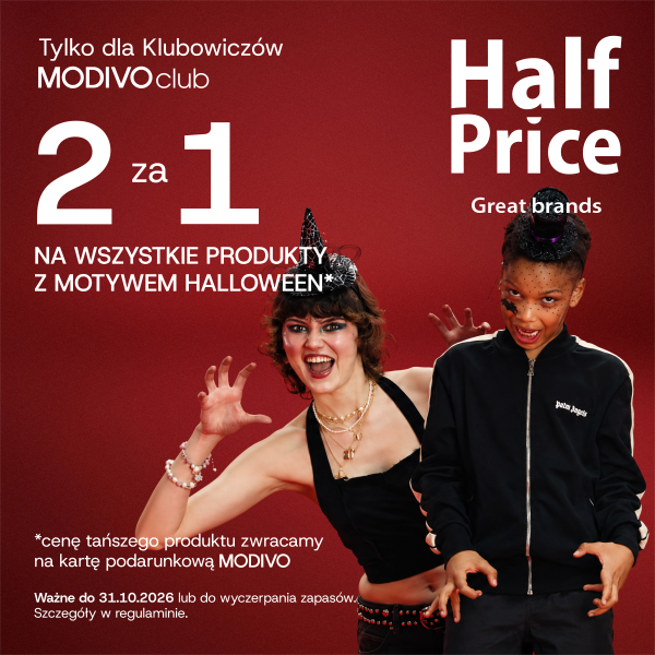 Baner promocyjny HalfPrice w klimacie Halloween na ciemnoczerwonym tle, przedstawiający przebrane osoby pozujące w zabawny, straszny sposób – kobietę w małym kapeluszu czarownicy oraz dziecko z makijażem i miniaturowym cylindrem. Po lewej stronie umieszczono biały napis „Tylko dla Klubowiczów MODIVO club”, nagłówek „2 za 1 NA WSZYSTKO PRODUKTY Z MOTYWEM HALLOWEEN*” oraz wyjaśnienie: „*cenę tańszego produktu zwracamy na kartę podarunkową MODIVO”. W prawym górnym rogu znajduje się białe logo „HalfPrice Great brands”, a na dole widnieje informacja o terminie promocji: „Ważne do 31.10.2026 lub do wyczerpania zapasów”.