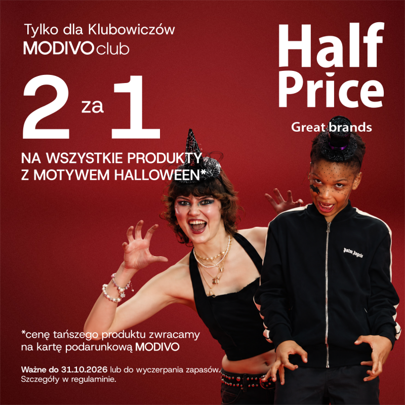 Baner promocyjny HalfPrice w klimacie Halloween na ciemnoczerwonym tle, przedstawiający przebrane osoby pozujące w zabawny, straszny sposób – kobietę w małym kapeluszu czarownicy oraz dziecko z makijażem i miniaturowym cylindrem. Po lewej stronie umieszczono biały napis „Tylko dla Klubowiczów MODIVO club”, nagłówek „2 za 1 NA WSZYSTKO PRODUKTY Z MOTYWEM HALLOWEEN*” oraz wyjaśnienie: „*cenę tańszego produktu zwracamy na kartę podarunkową MODIVO”. W prawym górnym rogu znajduje się białe logo „HalfPrice Great brands”, a na dole widnieje informacja o terminie promocji: „Ważne do 31.10.2026 lub do wyczerpania zapasów”.